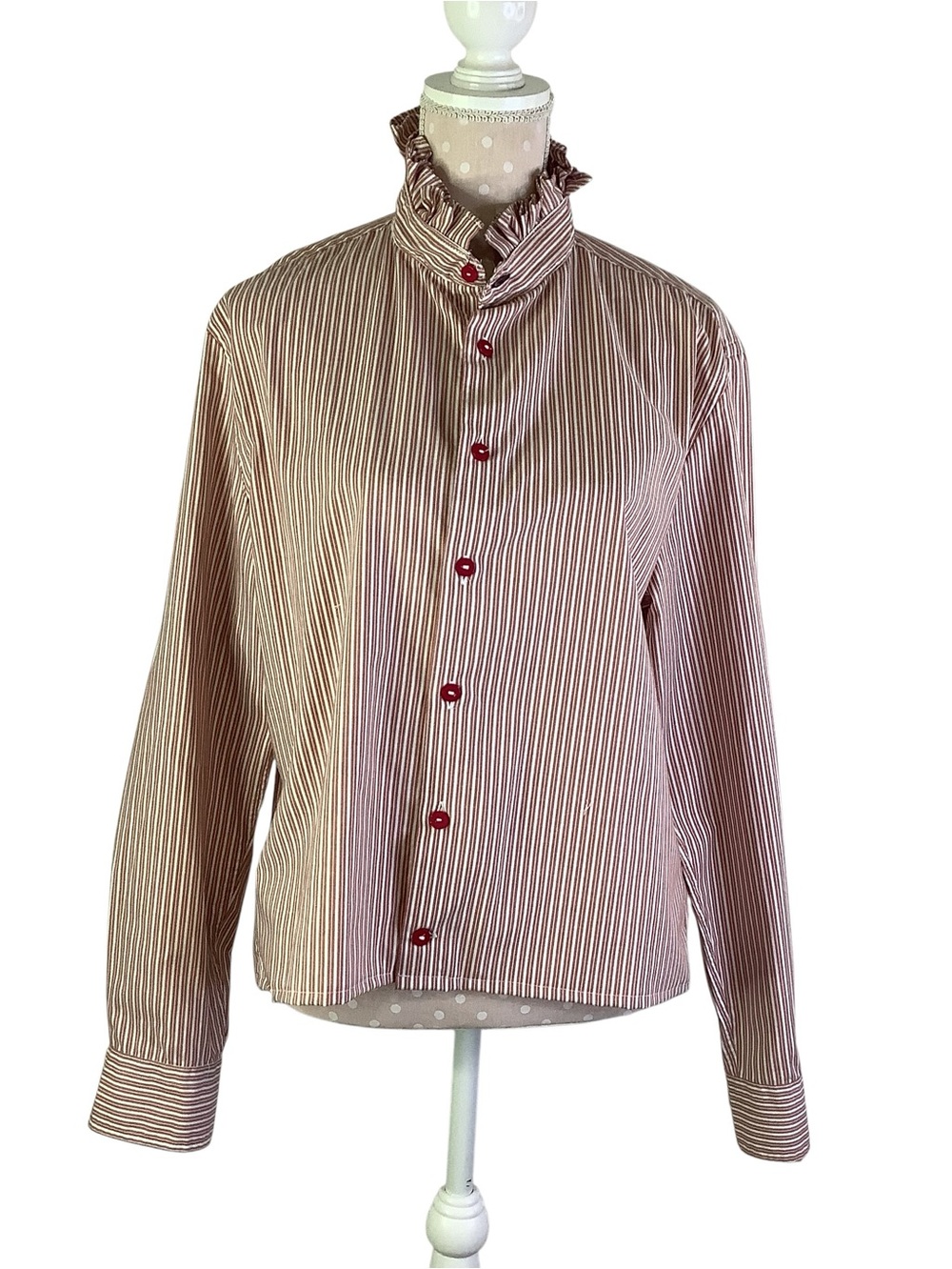 Upcycled Men’s Shirt into Ruffle-collar Women’s shirt